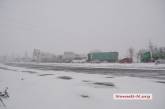 В пяти областях Украины перекрыты дороги из-за снегопадов