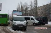 Улица Космонавтов оказалась перекрытой в результате столкновения трех автомобилей