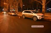 В Центре Николаева столкнулись три автомобиля