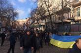 В правительственном квартале Киева установили палатку - требуют прекратить торговлю с Донбассом