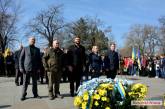В Николаев на возложение цветов к памятнику Шевченко приехал нардеп Ярош