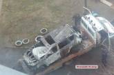 Ночью в Николаеве дотла сгорела Toyota RAV4. ВИДЕО