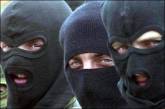 Трое неизвестных в масках проникли в дом пенсионеров, связали их и забрали 6 тысяч гривен
