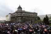 В Сербии 20 тысяч человек вышли на массовый митинг против нового президента