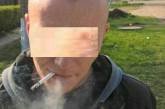 В Николаеве задержали парня, который нашел наркотики и пытался скрыться от патрульных 