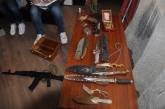 У николаевца во время обыска изъяли наркотики, оружие и боеприпасы
