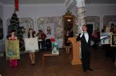 Николаевский мэр купил картину и спел с детьми на благотворительном концерте