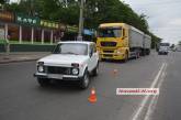 В Николаеве столкнулись зерновоз с прицепом и «Нива»