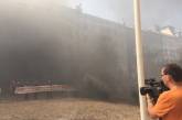 Во Львове жители пикетировали горсовет и забросали его дымовыми шашками