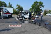 Под Николаевом «Мерседес» врезался в грузовик: погибли двое мужчин и пятилетний ребенок