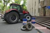 Николаевские фермеры подогнали под налоговую трактор и собираются жечь шины