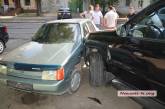 В центре Николаева водитель Land Cruiser перепутал педали тормоза и газа: разбиты три авто 