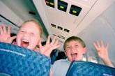 В Украине дети смогут летать в самолетах без родителей с 5 лет