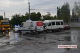 В Николаеве два столкнувшихся микроавтобуса перекрыли улицу Скороходова