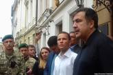 Полиция нашла 50 одетых в униформу людей Семенченко в пригороде Львова