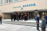 В результате драки возле киевского спорткомплекса шесть человек попали в больницу