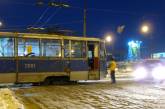 Сломавшийся трамвай заблокировал движение транспорта по проспекту Ленина (фото)