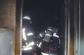 В Николаеве горела квартира: пострадали три человека
