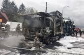Под Ровно столкнулись два автовоза: 1 человек погиб, 7 машин сгорело