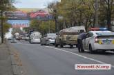 В центре Николаева армейский джип устроил ДТП с тремя автомобилями 