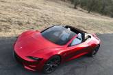 Tesla представила первый электрогрузовик Semi и электроспорткар Roadster