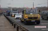На Ингульском мосту сломался грузовик: движение троллейбусов временно заблокировано
