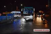 В Николаеве автобус сбил и переехал женщину: пострадавшая в тяжелом состоянии