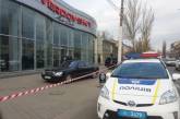 Полиция взяла штурмом автосалон в Одессе