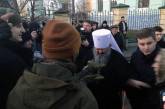"Ребята, идите работать": как националисты устроили блокаду Киево-Печерской лавры. ВИДЕО