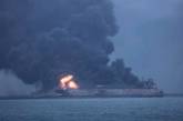 Появились видео с танкером Sanchi, который уже несколько дней горит в Восточно-Китайском море 