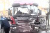 На Николаевщине ДТП: у грузовика, перевозившего масло, на ходу отказало управление 