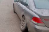 В Первомайске из-за ям у BMW отвалилось колесо — водитель будет судиться с городом