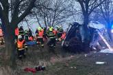 Тридцать человек ранены в страшном ДТП с рейсовым автобусом под Прагой
