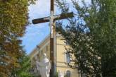 Радикалы разбили Поклонный крест в Киеве