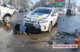 В центре Николаева полицейский «Приус» протаранил «Ниссан»: один пострадавший