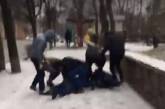 В Киеве активисты избили коммуниста. ВИДЕО