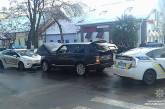 В Николаеве водитель угнанного «Range Rover» решил прокатиться задним ходом и был задержан полицией 