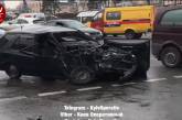 В Киеве от удара автомобилей водитель "Шкоды" вылетел из машины и погиб. ВИДЕО