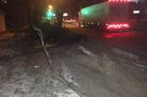В центре Николаева пьяный водитель фуры сорвал провода, сбил дерево и скрылся