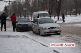 В центре Николаева после столкновения с «Мерседесом» «Ланос» сбил двоих пешеходов