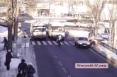 В Николаеве водитель сбил женщину на переходе и скрылся — полиция ведет розыск