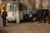 ДТП в Одессе: пассажирский автобус таранил 4 авто и врезался в столб