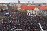 Тысячи людей вышли на антиправительственные демонстрации в городах Словакии