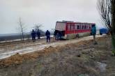 Дороги на Николаевщине: в грязи увяз рейсовый автобус. ВИДЕО