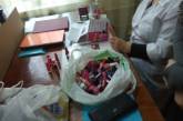 В Николаеве пациенты онкобольницы 40 минут ждали, пока медики выбирали косметику
