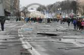 Митингующие разобрали конструкции на Майдане