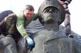 Активисты «Русского Блока» отмыли «Шараев курган»