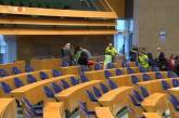 В парламенте Нидерландов пытался повеситься мужчина. ВИДЕО