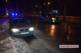 В центре Николаева сильный гололед: столкнулись BMW и Ssang Yong 