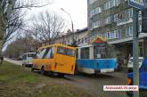 В центре Николаева столкнулись маршрутка и троллейбус 